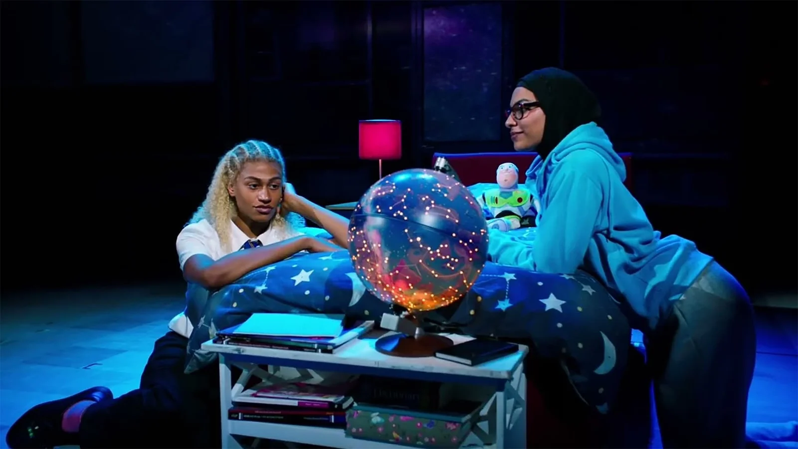 Everybodys Talking About Jamie Trailer